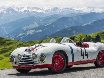  Hans-Joachim Stuck za kierownicą historycznego modelu Skoda Sport